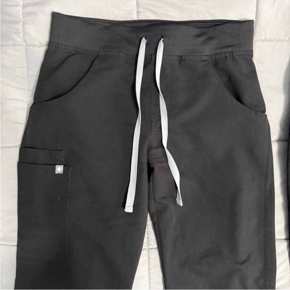FIGS XS Petite Kade Cargo Black